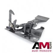 Крюк захватный для Audi A4 8E0823480F