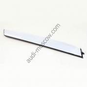 Оригинальная накладка крышки багажника правая Audi Q3 (2011-2018) 8U08548165FQ