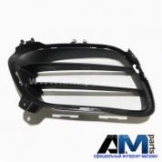 Решетка переднего бампера левая A2138858900 Мерседес Е-класса W213