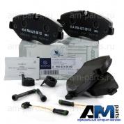 Передние тормозные колодки Hella на Мерседес Спринтер W906 8DB355005-521