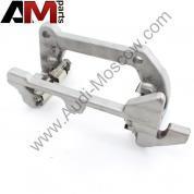 Скоба заднего суппорта левая Audi A4 (B8) 8K0615425C