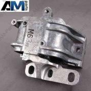 Опора двигателя правая Lemforder на Пассат Б7 1.8 ТСИ 30719