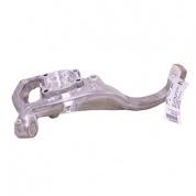 Кулак поворотный передний правый A2053322200 Мерседес С-класса W205