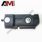 Защитный кожух с надписью TSI 03C103925AM на Ауди А1 8Х 1.4 TSI