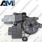 Двигатель стеклоподъемника задний левый Skoda Octavia A7 5Q0959811A