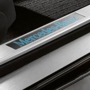 Накладки порога комплект с подсветкой Mercedes A2046803600 Mercedes C-klasse W204