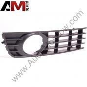 Решетка бампера правая Ауди А4 (В6) 8E0807682 01C