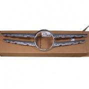 Накладка решетки радиатора A20588801609982 Мерседес С-класса W205 (2014-2018)