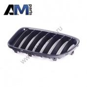 Решетка радиатора (левая) БМВ Х1 Е84 (М-пакет) 51712297585