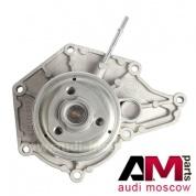 Насос ОЖ со штуцером вакуумной магистрал на Audi 06E121018E