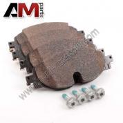 Оригинальные передние тормозные колодки Audi A3 1.4TSI 8V0698151