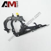 Оригинальная петля капота правая на TT 8S0823302D