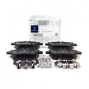 Задние тормозные колодки A0074209420 Mercedes C118, X118 AMG CLA