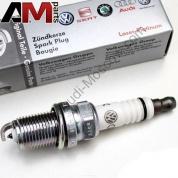 Свечи зажигания Bosch для Skoda Octavia A7 242240665