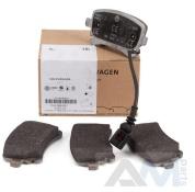 Тормозные колодки задние (с датчиком) для Volkswagen Caravelle T6 (рестайлинг) 7E0698451C