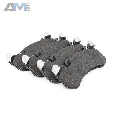 Передние тормозные колодки A0004204804 на Mercedes C-Class W205 63 AMG