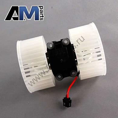 Вентилятор отопителя 64113453729 на BMW E83 2.0i