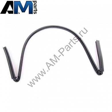 Уплотнитель капота Пассат Б5 3B0823725B