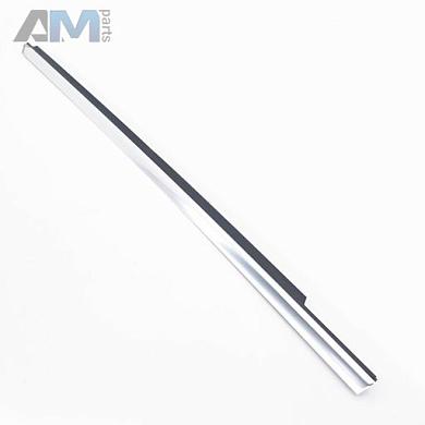 Молдинг стекла двери передней левой нижний (хром) Mercedes GLS 2015-2019 A1667250165