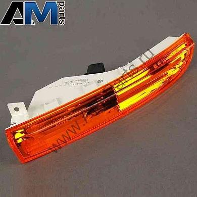 Фонарь указателя поворота бампера правая сторона на Passat CC 3C8953042A