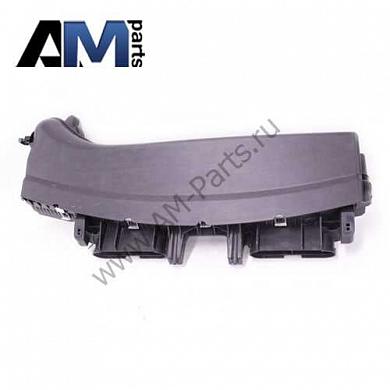 Корпус воздушного фильтра 13713449003 на BMW E83 2.0d