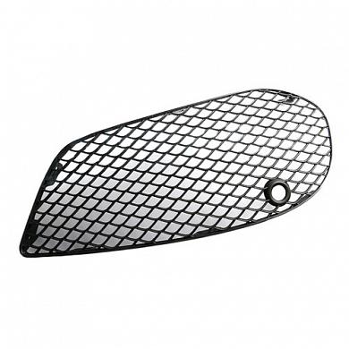 Решетка переднего бампера правая A2058852623 Мерседес С-класса W205 (2014-2018)