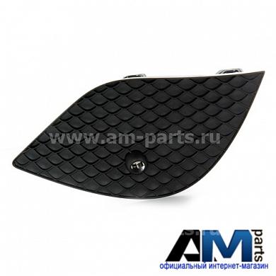 Решетка переднего бампера правая A2058856001 Мерседес С-класса W205 (2018-2023)