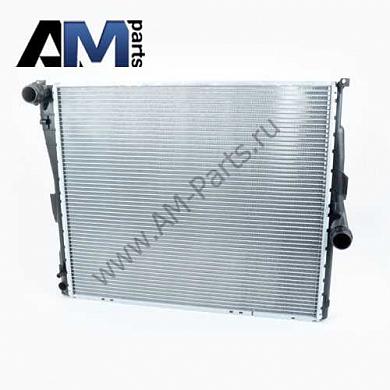 Радиатор системы охлаждения 17113400013 на BMW E83 2.0d