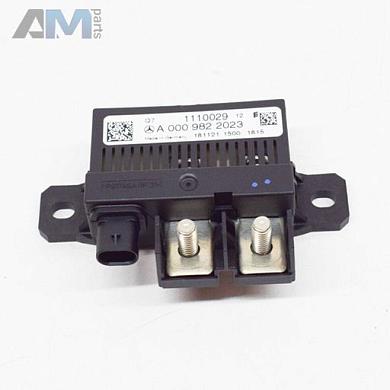 Реле дополнительного аккумулятора A0009822023 Mercedes GLK X204
