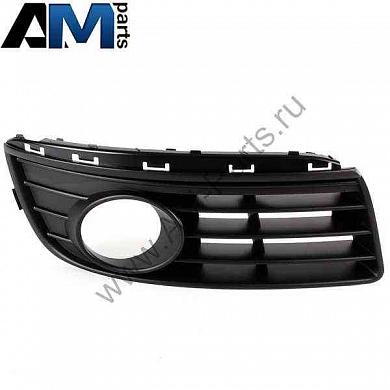 Решетка переднего бампера правая Джетта 1K0853666E9B9