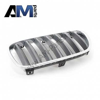 Решетка радиатора (левая) БМВ Х3 Е83 51113420091