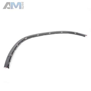 Накладка под расширитель крыла задняя левая внутренняя на Mercedes GLS 2015-2019 A1668846722