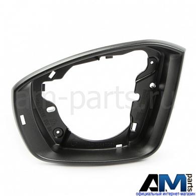 Рамка зеркала левая на Octavia A7 II рестайлинг 5E0857531