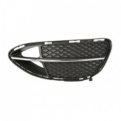 Решетка переднего бампера правая A2128852022 Mercedes E-klasse W212