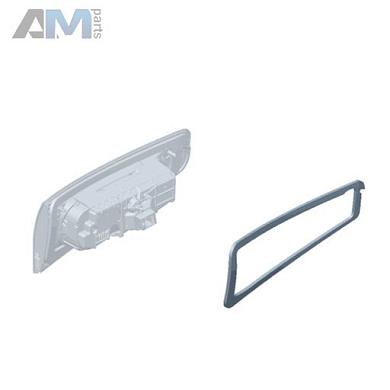 Уплотнитель фонаря правого Mercedes GLS 2019-2025 A1678261600
