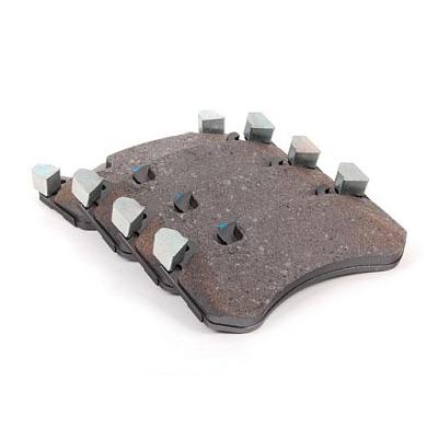 Передние тормозные колодки Мерседес 500/63 AMG A0084202020