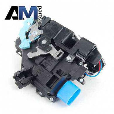 Замок передней двери правый Кайен 95553101600