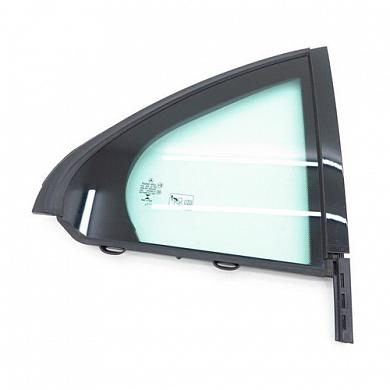 Стекло заднее правое (неподвижное) A2057300655 Мерседес С-класса W205 (2014-2018)