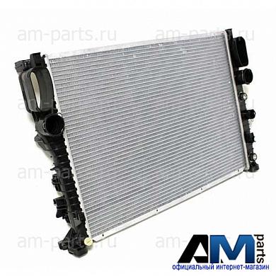 Радиатор системы охлажднения 8MK376718-014 Мерседес W211 E350 272л.с.