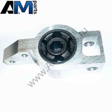 Сайлентблок рычага задний правый Октавия А5 TRW JBU690