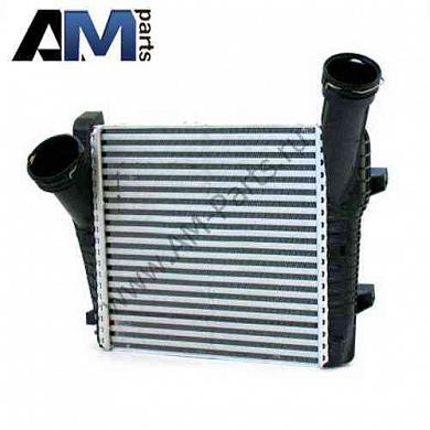 Интеркулер правый Туарег (2011-2014) 3.0 TDI 7L6145804A