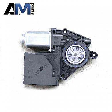 Мотор переднего стеклоподъемника правый Caddy 1T0959702SZ0F