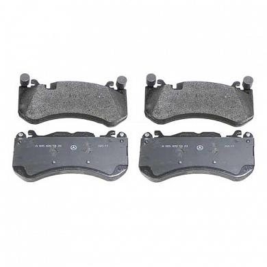 Передние тормозные колодки Мерседес 500/63 AMG A0084203020