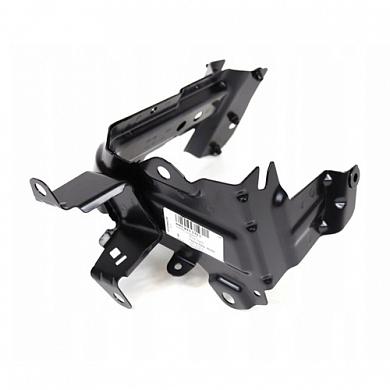 Кронштейн переднего крыла правый (передний) Ауди Q7 4М (рестайлинг) 4M0821132E