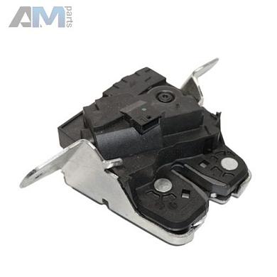 Замок крышки багажника A2047401300 на Mercedes GLA X156