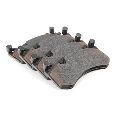 Передние тормозные колодки Mercedes AMG GT S A0074206520