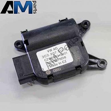 Мотор заслонки регулировки температуры правый Шкода Суперб 3C0907511R