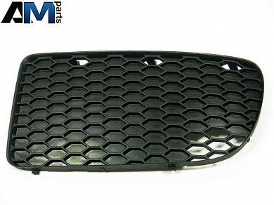 Решетка переднего бампера левая Гольф 4 1J0853665DB41