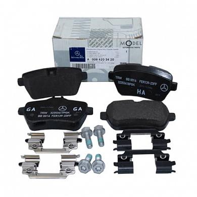 Задние тормозные колодки Мерседес 350 A0084203420