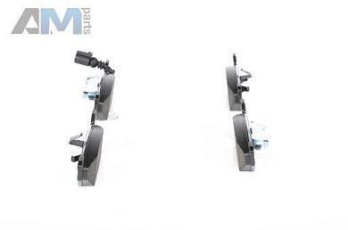 Передние тормозные колодки BOSCH 0986494525 на Skoda Tour (1996-2011)